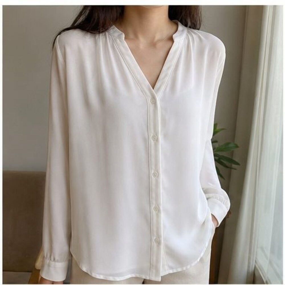 Ivory Peplum Top - Picture 2 of 6